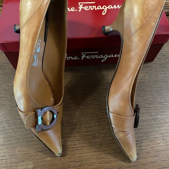 Salvatore Ferragamo Brown Logo Buckle Pointed Toe Flats 8.5 - Picture 6 of 6